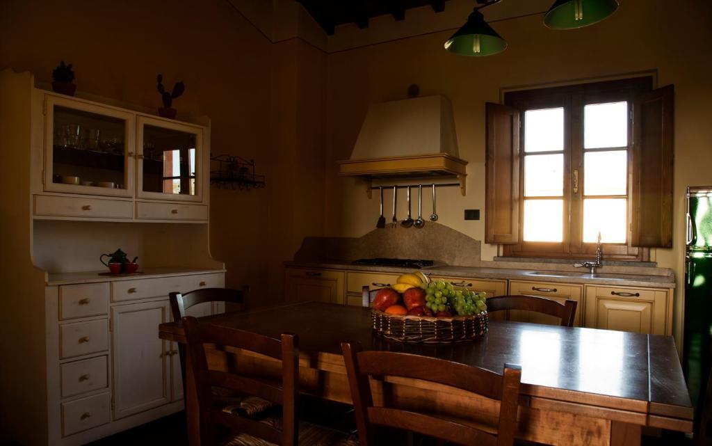 Agriturismo Fattoria Rozzalupi Cerreto Guidi Bilik gambar